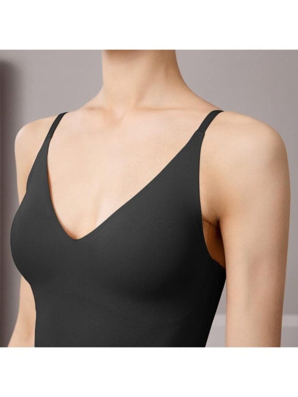 〽️Women's Black Fit Camisole with Built in Bra - Spaghetti Straps Camis Tank